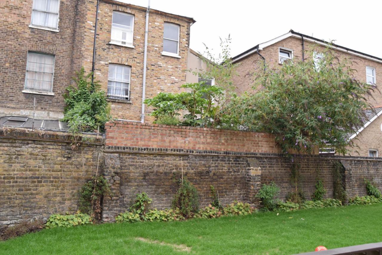 2 Bedroom House In Hackney London Exterior photo